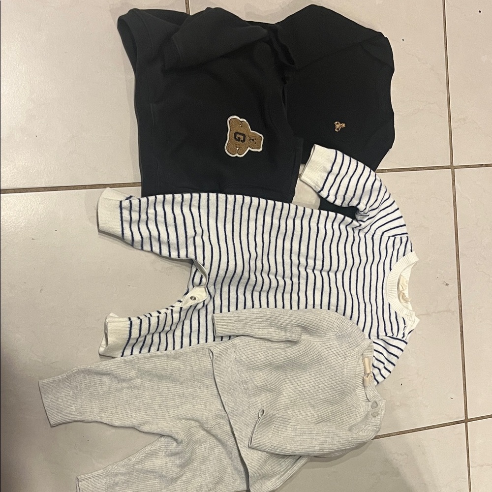 GAP Kids Matching Set - Black, White, Gray